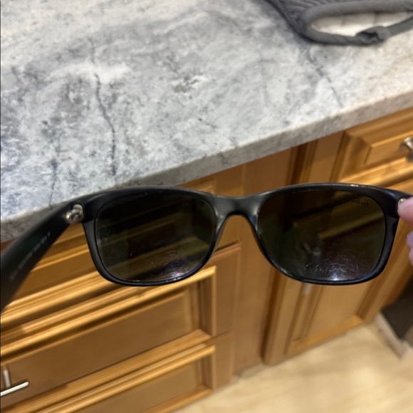 Ray-Ban P Black Sunglasses RB 2132 with Case and Lense Cloth - Picture 8 of 8